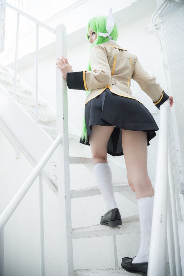 セクシー女優 葵 パンチラや下着姿がエロい 『コードギアス』 C.C.の制服コスプレ画像