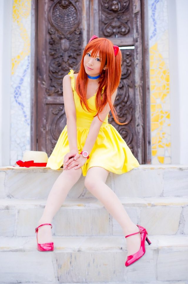 コスプレイヤー 真白ゆき 食い込んだパンツがエロい アスカ（新世紀エヴァンゲリオン）の私服コスプレ画像