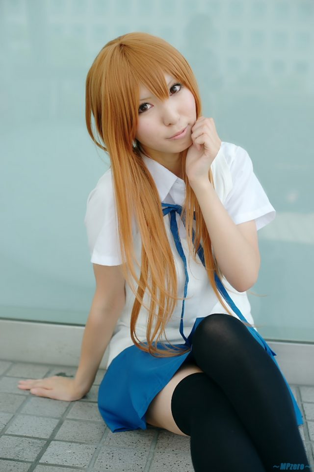 コスプレイヤー 璃波 ミニスカにニーハイがエロい 『とらドラ!』 逢坂大河の制服コスプレ画像