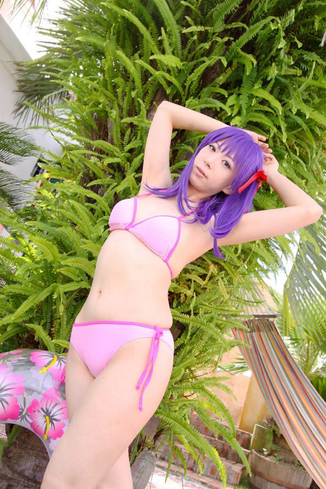 コスプレイヤー 桜井さち ピンクのビキニ水着に食い込んだ尻がエロい 『Fate stay night』 間桐桜のコスプレ画像