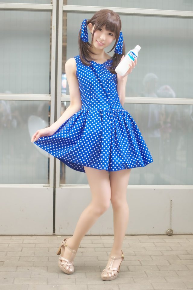 コスプレイヤー 璃波 水玉のミニスカワンピースがエロ可愛い カルピス擬人化コスプレ画像
