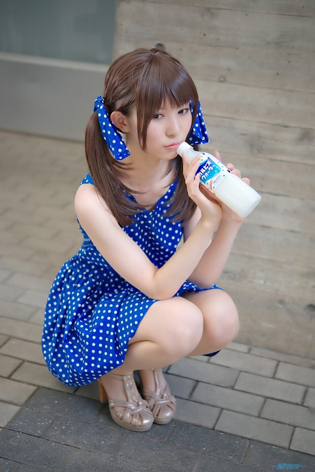 コスプレイヤー 璃波 水玉のミニスカワンピースがエロ可愛い カルピス擬人化コスプレ画像