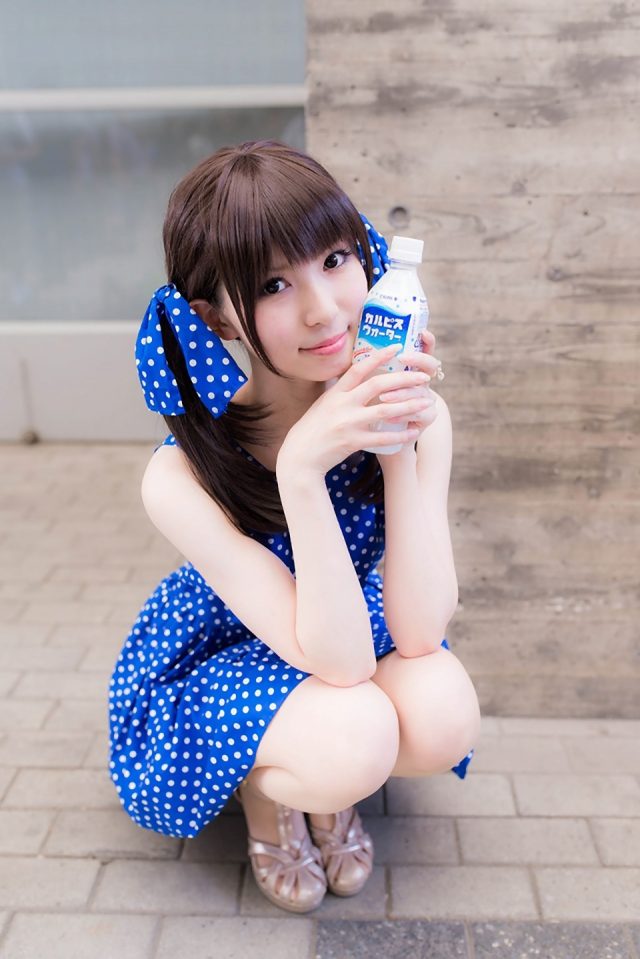 コスプレイヤー 璃波 水玉のミニスカワンピースがエロ可愛い カルピス擬人化コスプレ画像