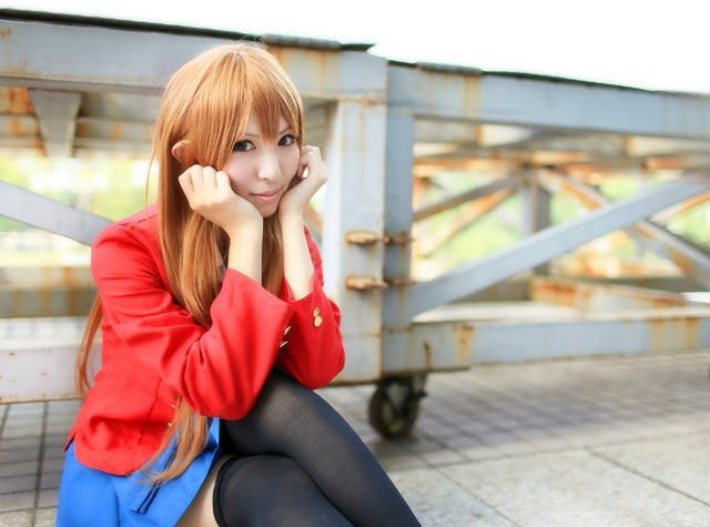 コスプレイヤー 璃波 ミニスカにニーハイがエロい 『とらドラ!』 逢坂大河の制服コスプレ画像