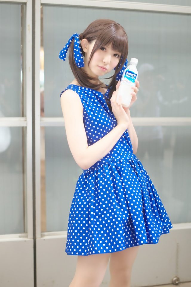 コスプレイヤー 璃波 水玉のミニスカワンピースがエロ可愛い カルピス擬人化コスプレ画像