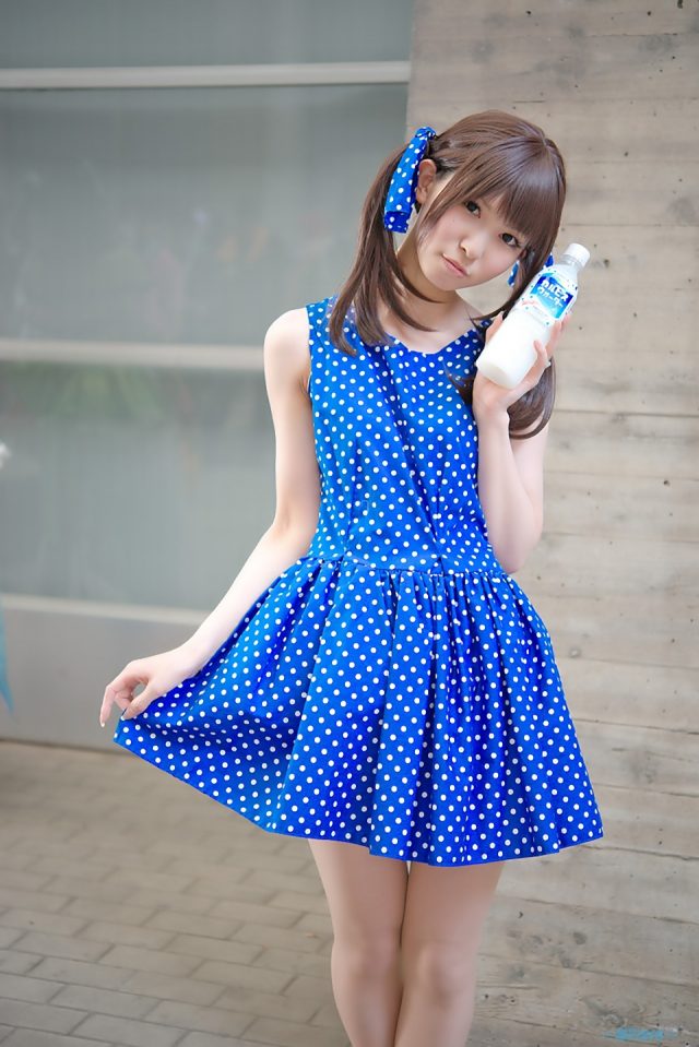コスプレイヤー 璃波 水玉のミニスカワンピースがエロ可愛い カルピス擬人化コスプレ画像