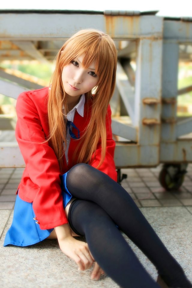 コスプレイヤー 璃波 ミニスカにニーハイがエロい 『とらドラ!』 逢坂大河の制服コスプレ画像