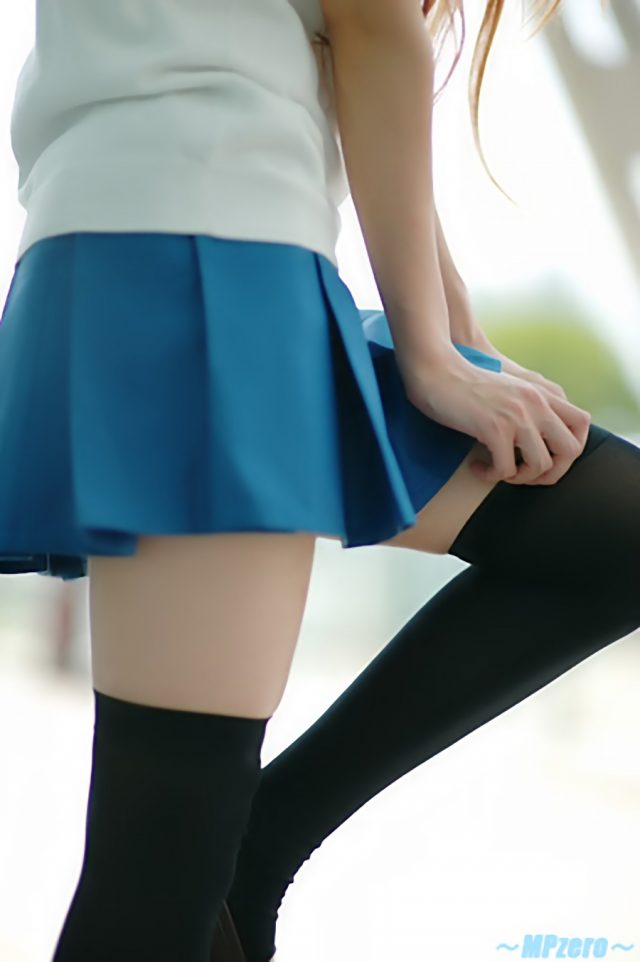 コスプレイヤー 璃波 ミニスカにニーハイがエロい 『とらドラ!』 逢坂大河の制服コスプレ画像