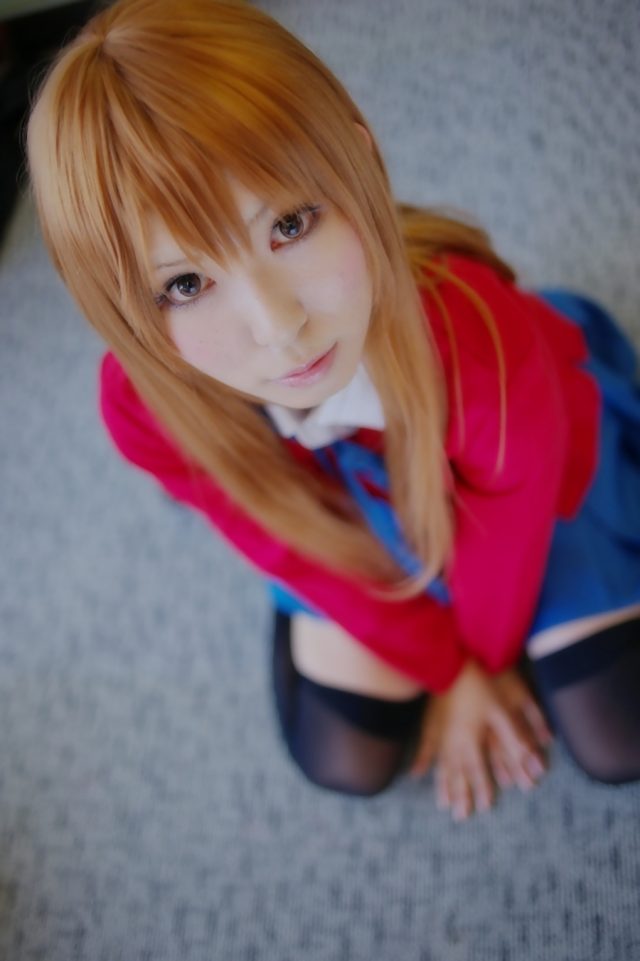 コスプレイヤー 璃波 ミニスカにニーハイがエロい 『とらドラ!』 逢坂大河の制服コスプレ画像