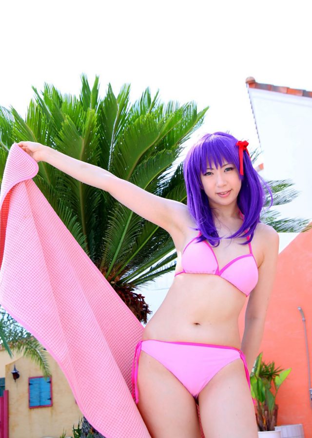 コスプレイヤー 桜井さち ピンクのビキニ水着に食い込んだ尻がエロい 『Fate stay night』 間桐桜のコスプレ画像