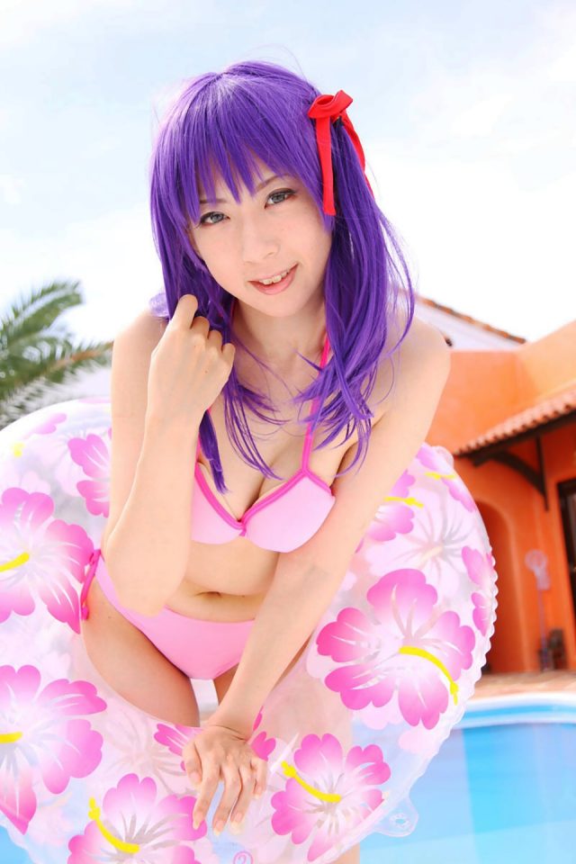 コスプレイヤー 桜井さち ピンクのビキニ水着に食い込んだ尻がエロい 『Fate stay night』 間桐桜のコスプレ画像