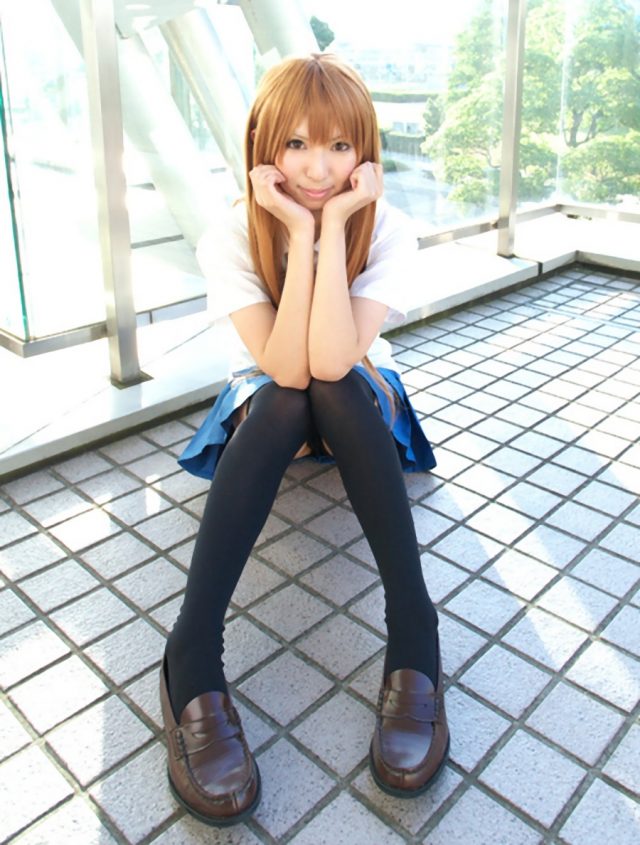 コスプレイヤー 璃波 ミニスカにニーハイがエロい 『とらドラ!』 逢坂大河の制服コスプレ画像
