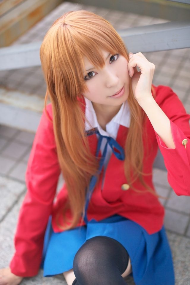 コスプレイヤー 璃波 ミニスカにニーハイがエロい 『とらドラ!』 逢坂大河の制服コスプレ画像