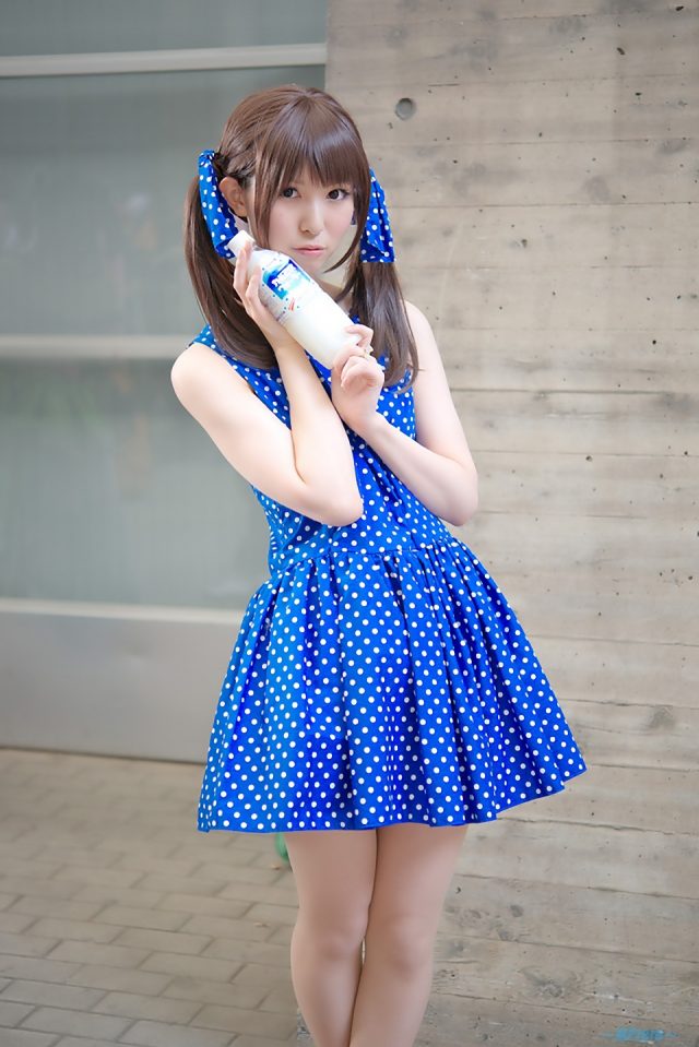 コスプレイヤー 璃波 水玉のミニスカワンピースがエロ可愛い カルピス擬人化コスプレ画像