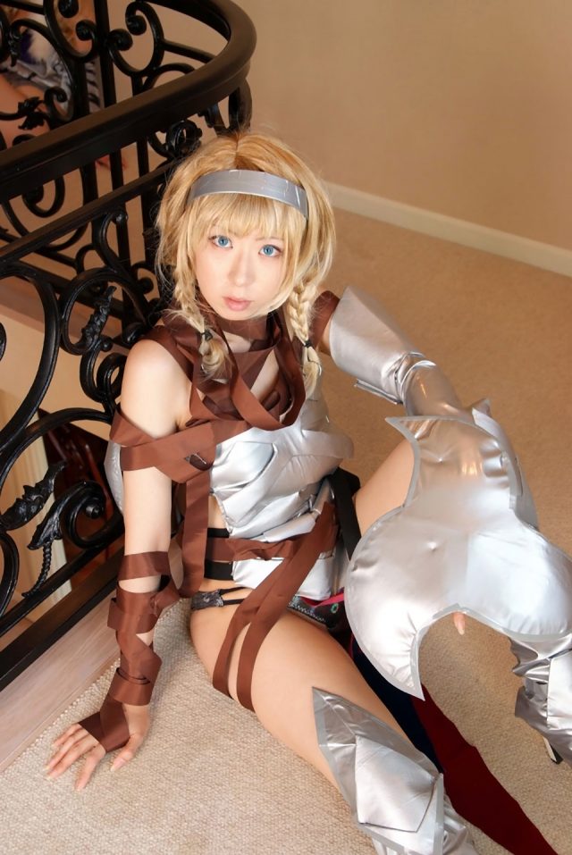 コスプレイヤー 桜井さち まんぐり返しで食い込んだ股間がエロい 『クイーンズブレイド』 レイナのコスプレ画像