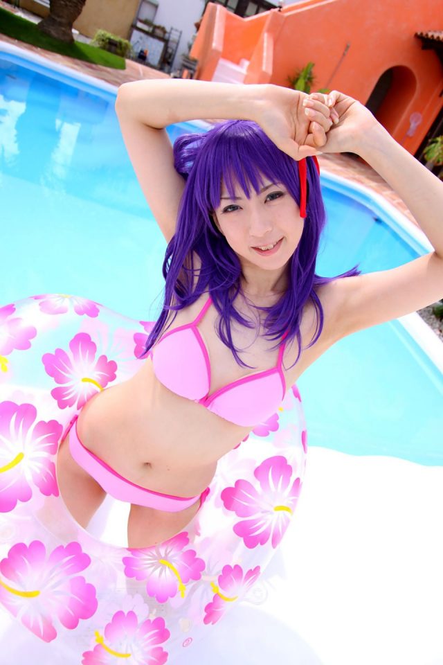 コスプレイヤー 桜井さち ピンクのビキニ水着に食い込んだ尻がエロい 『Fate stay night』 間桐桜のコスプレ画像