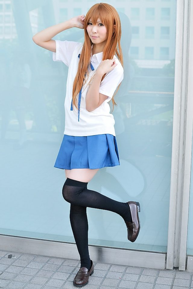コスプレイヤー 璃波 ミニスカにニーハイがエロい 『とらドラ!』 逢坂大河の制服コスプレ画像