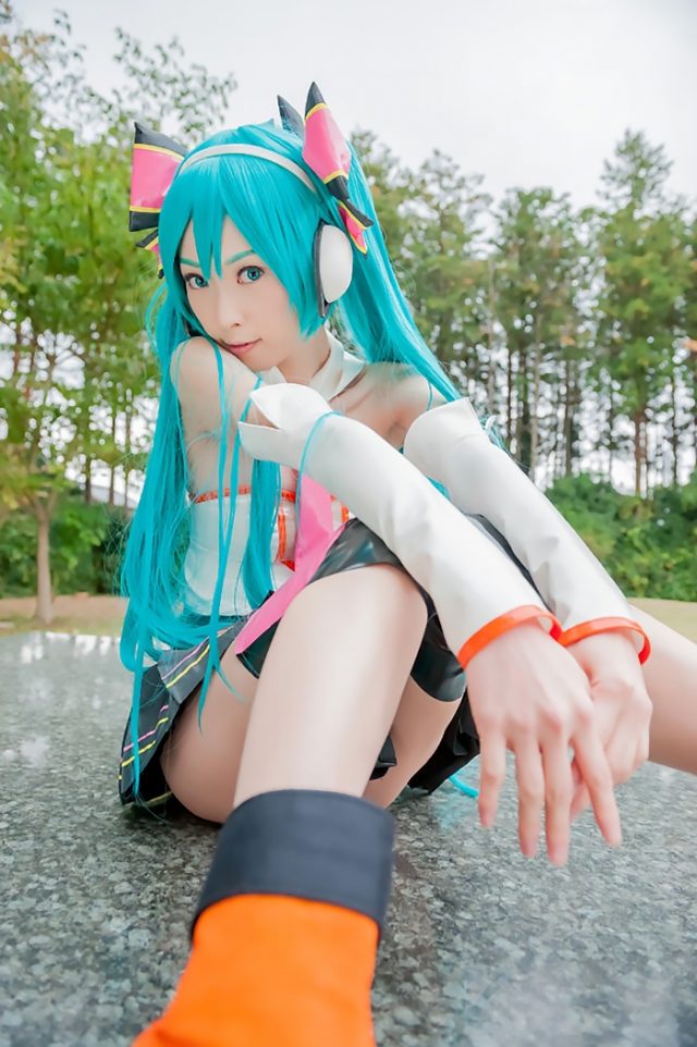 コスプレイヤー アゲハ パンツが見えそうなミニスカがエロい 『初音ミク Cheerful Ver』 チアガールのコスプレ画像