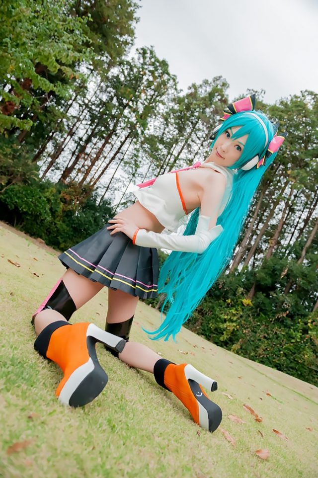 コスプレイヤー アゲハ パンツが見えそうなミニスカがエロい 『初音ミク Cheerful Ver』 チアガールのコスプレ画像