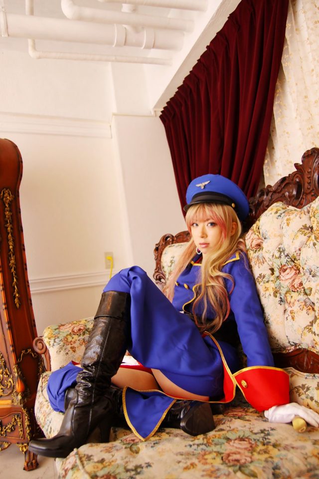 コスプレイヤー 桜井さち スリットから見える短パンやムチムチな太ももがエロい 『マクロスF』 シェリルの射手座コスプレ画像