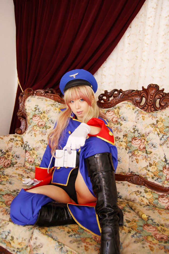 コスプレイヤー 桜井さち スリットから見える短パンやムチムチな太ももがエロい 『マクロスF』 シェリルの射手座コスプレ画像