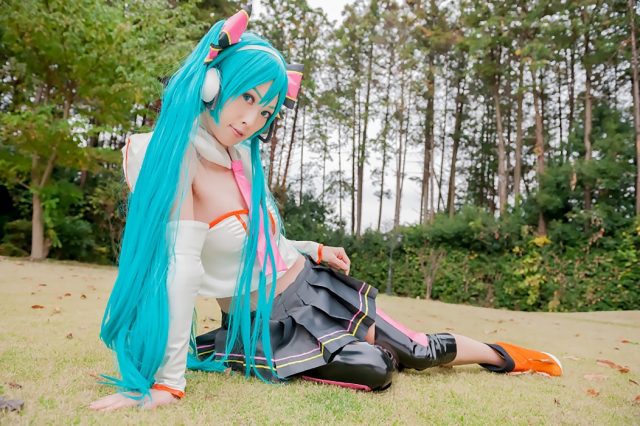 コスプレイヤー アゲハ パンツが見えそうなミニスカがエロい 『初音ミク Cheerful Ver』 チアガールのコスプレ画像