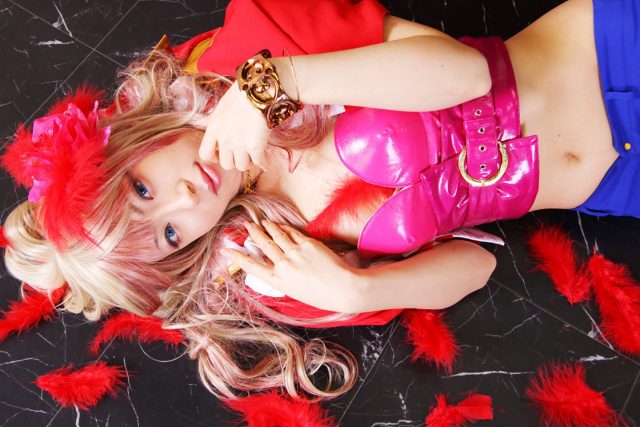 コスプレイヤー 桜井さち ホットパンツに浮かぶパン線がエロい 『マクロスF』 シェリルのコスプレ画像