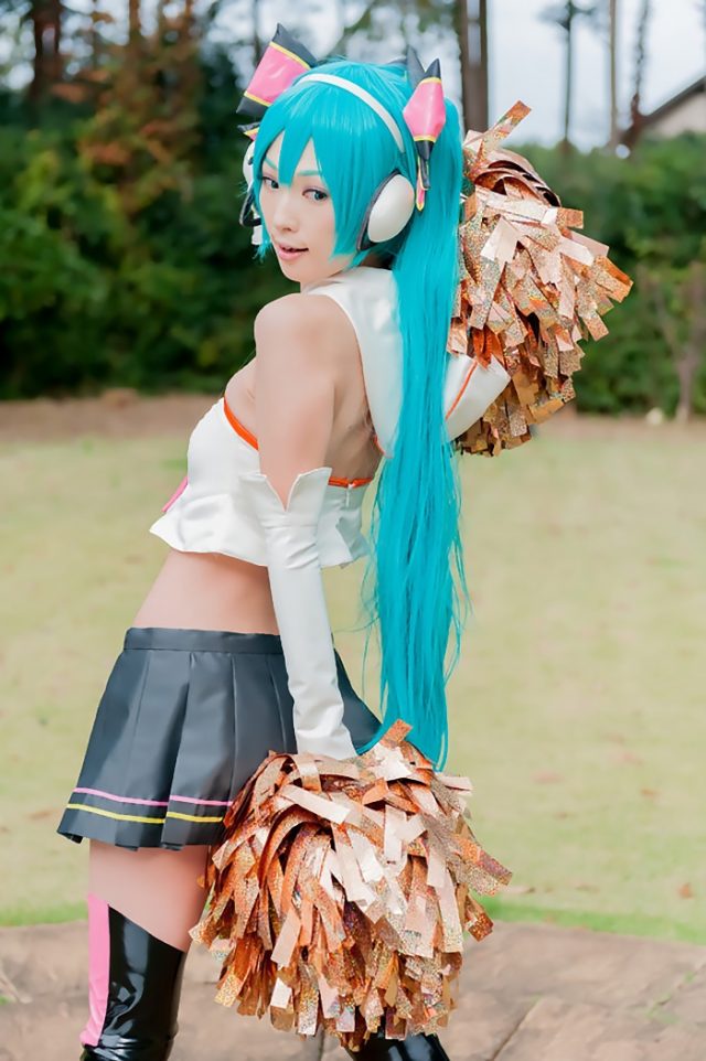 コスプレイヤー アゲハ パンツが見えそうなミニスカがエロい 『初音ミク Cheerful Ver』 チアガールのコスプレ画像