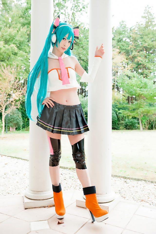 コスプレイヤー アゲハ パンツが見えそうなミニスカがエロい 『初音ミク Cheerful Ver』 チアガールのコスプレ画像