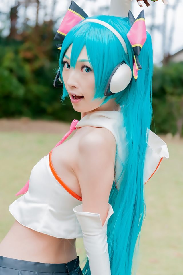 コスプレイヤー アゲハ パンツが見えそうなミニスカがエロい 『初音ミク Cheerful Ver』 チアガールのコスプレ画像