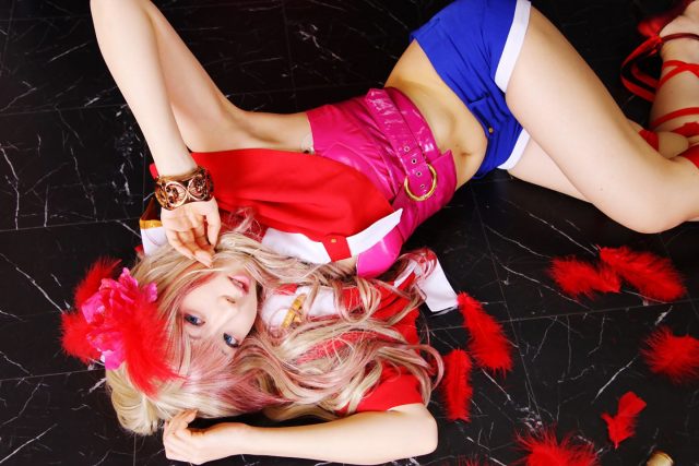 コスプレイヤー 桜井さち ホットパンツに浮かぶパン線がエロい 『マクロスF』 シェリルのコスプレ画像