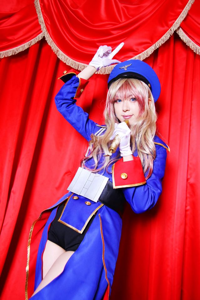 コスプレイヤー 桜井さち スリットから見える短パンやムチムチな太ももがエロい 『マクロスF』 シェリルの射手座コスプレ画像