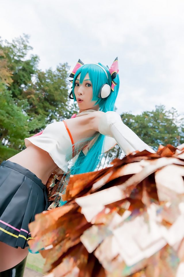 コスプレイヤー アゲハ パンツが見えそうなミニスカがエロい 『初音ミク Cheerful Ver』 チアガールのコスプレ画像