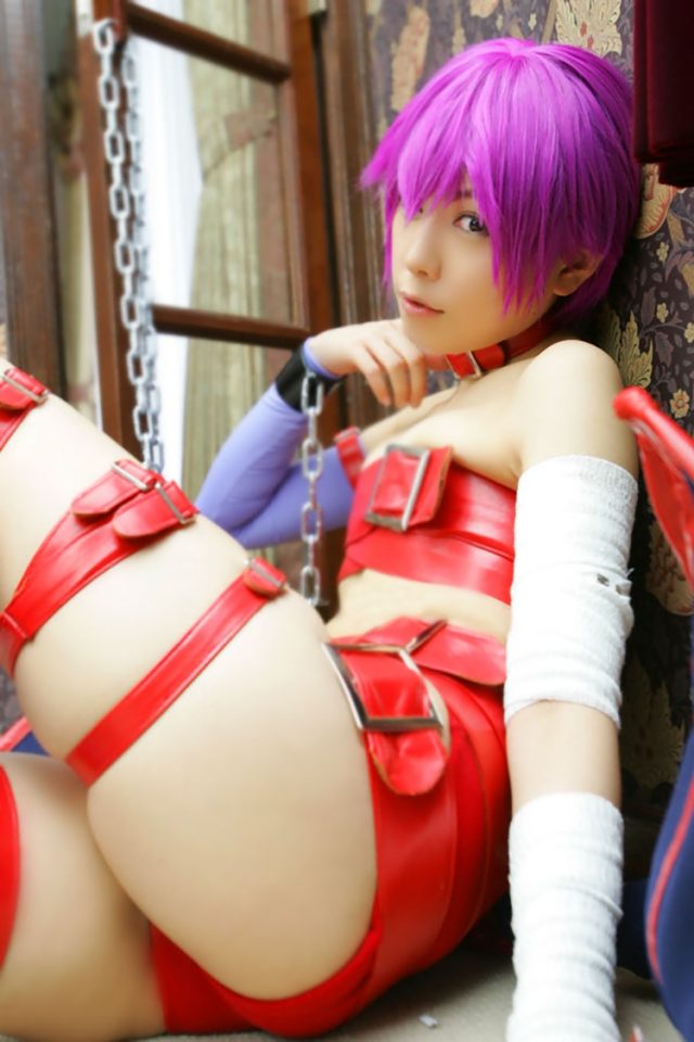 コスプレイヤー 橘みなみ 露出が激しい衣装に食い込みがエロい 『ヴァンパイアセイヴァー』 リリス(うたたねVer)のコスプレ画像
