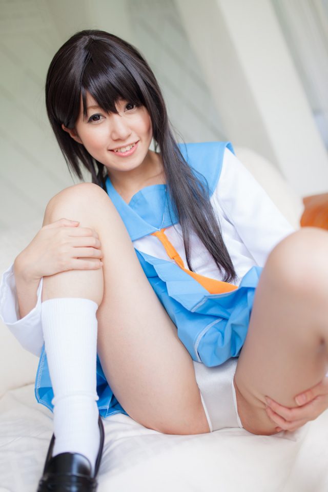 セクシー女優 朝倉ことみ パンチラやパイパンのマンコがエロい 『ニセコイ』 小野寺小咲の制服コスプレ画像