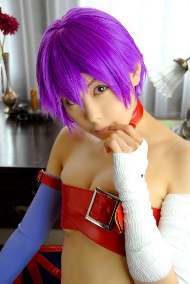 コスプレイヤー 橘みなみ 露出が激しい衣装に食い込みがエロい 『ヴァンパイアセイヴァー』 リリス(うたたねVer)のコスプレ画像
