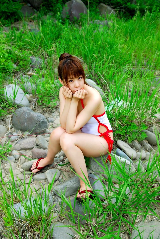 コスプレイヤー 橘みなみ ハイレグの水着で巨乳の谷間や食い込みがエロい 『デッドオアアライブ』 霞(水着Ver)のコスプレ画像