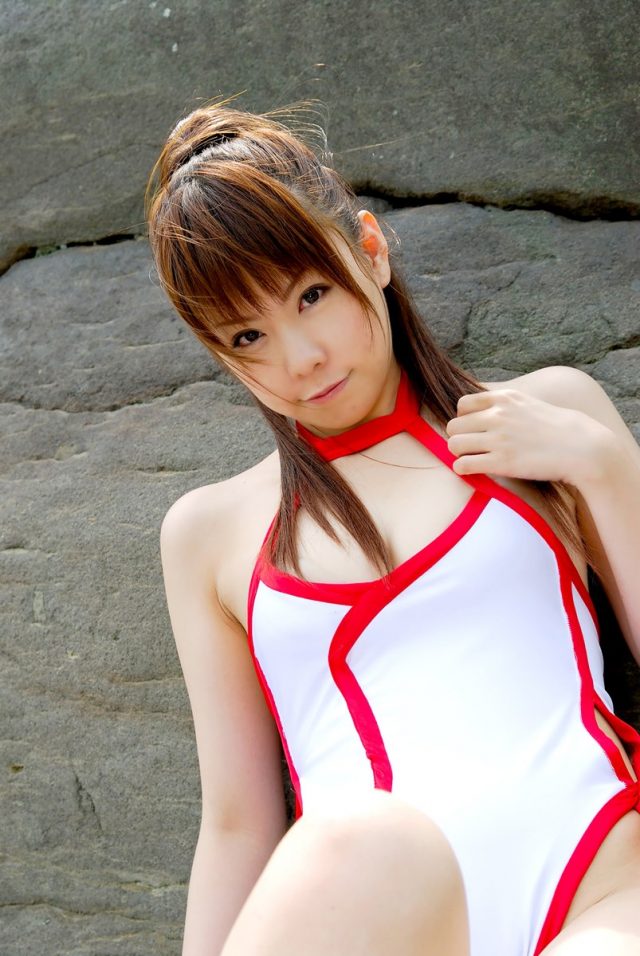 コスプレイヤー 橘みなみ ハイレグの水着で巨乳の谷間や食い込みがエロい 『デッドオアアライブ』 霞(水着Ver)のコスプレ画像