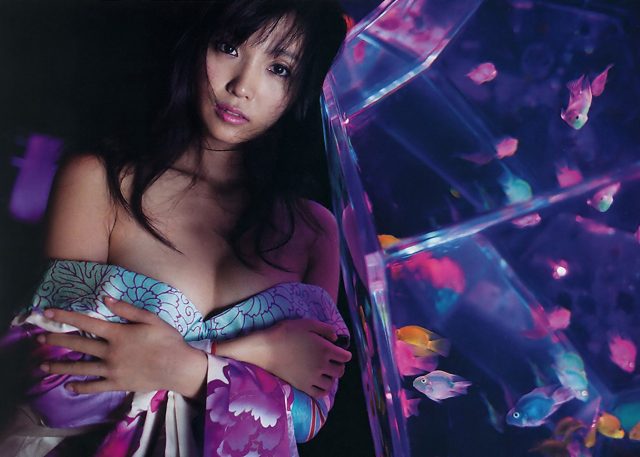 グラドル 吉木りさ 浴衣のコスプレでチラっと見える下着や露出した肌がエロい画像